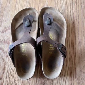 Birkenstock Gizeh sandals in cognac oiled leather, size 36 (US size 5-5.5)